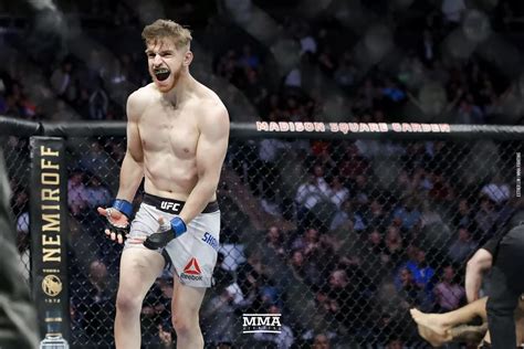 ufc fight night betting picks.
